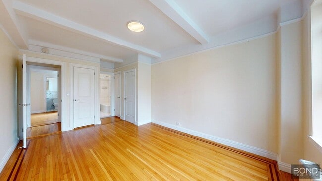 Building Photo - 115 E 92nd St
