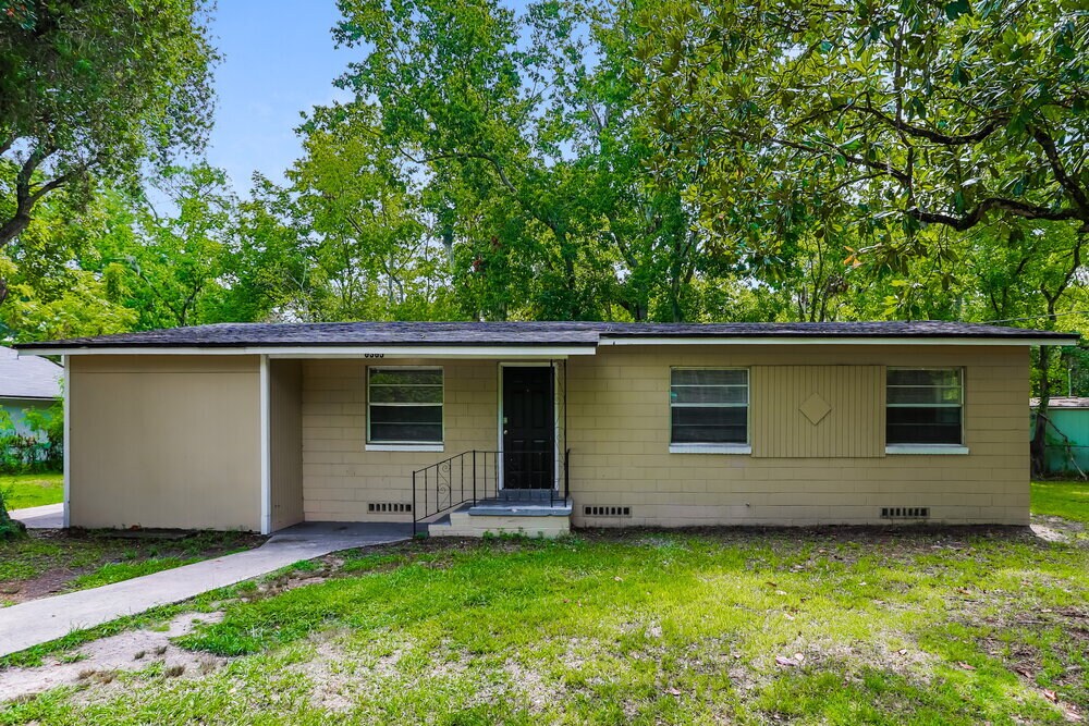 Primary Photo - 6385 Woodman Dr