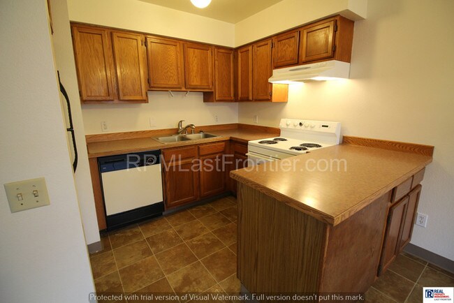 Building Photo - 1140 E Snow Hill Ave
