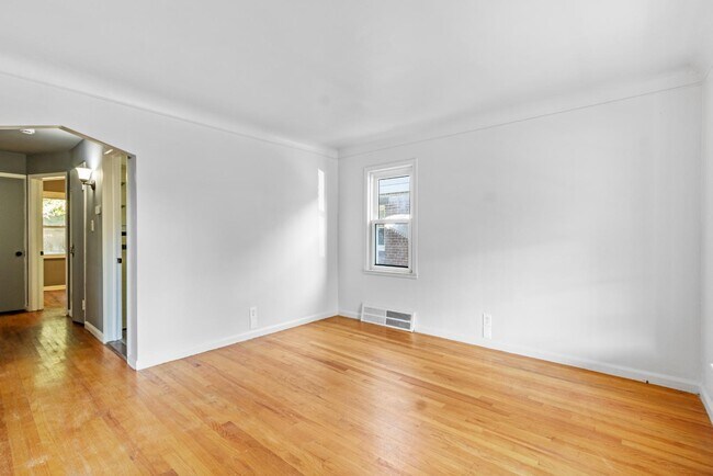 Foto del edificio - 11419 Somerset Ave