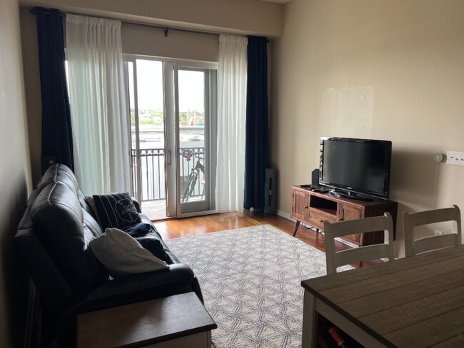 Foto del edificio - 530 Harlan Blvd