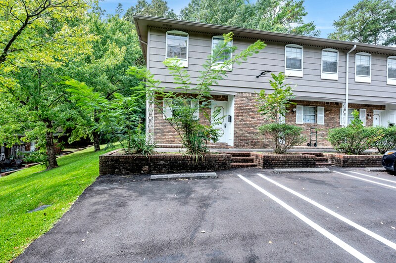 Foto principal - 2296 Chapel Hill Rd