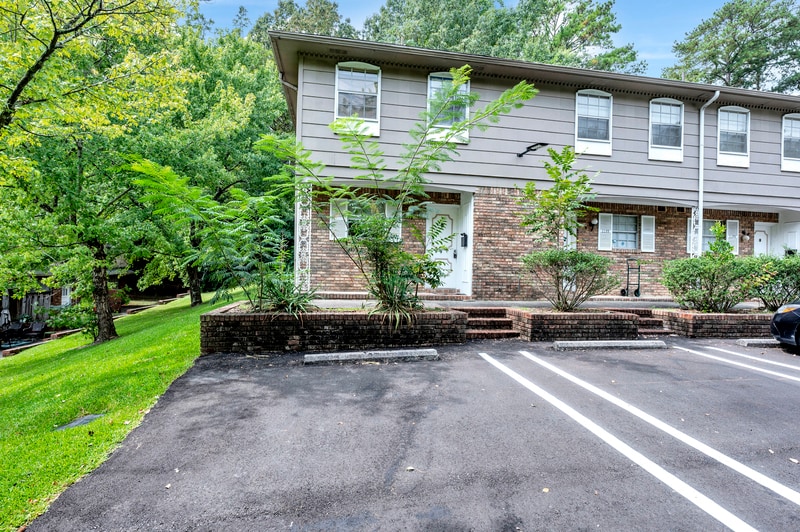 Primary Photo - 2296 Chapel Hill Rd