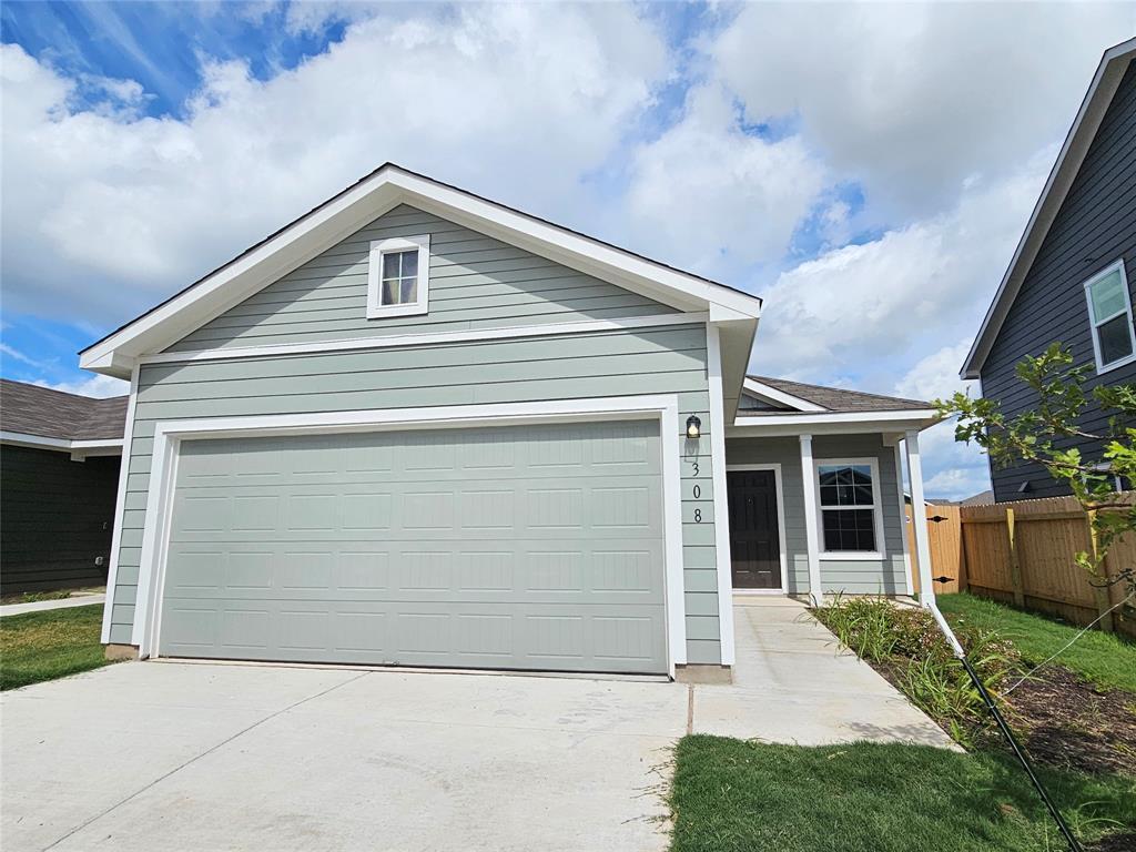 Foto principal - 308 Freshwater Dr
