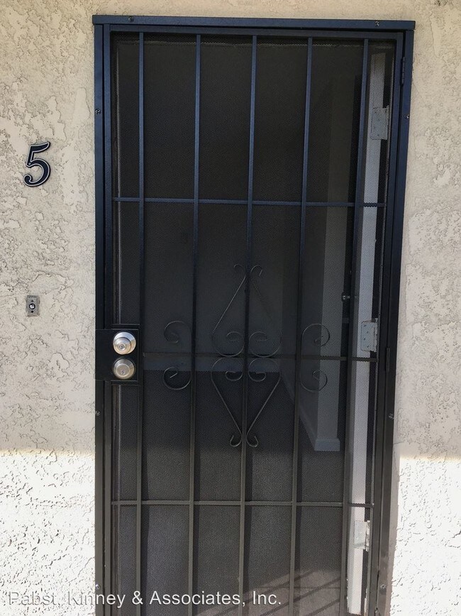 Foto del edificio - 1422 E Hellman St