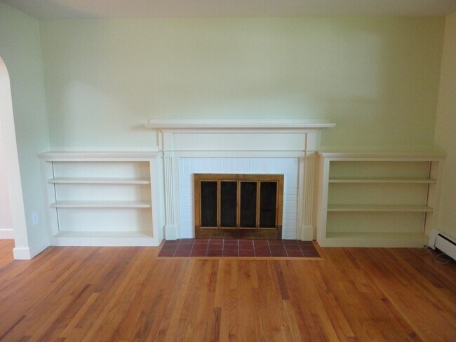 Building Photo - 44 Chevy Chase Rd