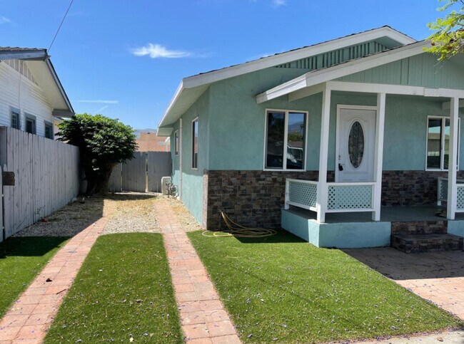 Building Photo - 344 Sespe Ave