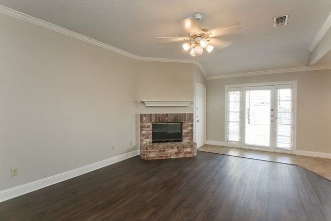 Building Photo - 2524 Park Valley Dr