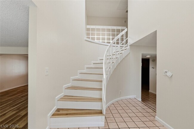 Foto del edificio - 3321 Basque St