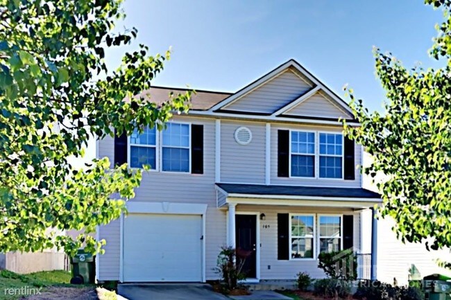 Building Photo - 105 Curvewood Rd