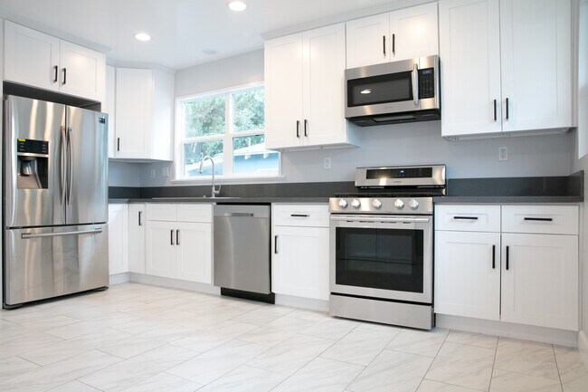 Remodled kitchen - Brand new appliances - 6909 Hazeltine Ave