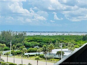 Building Photo - 9500 S Ocean Dr