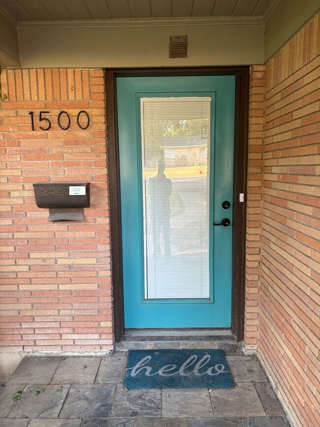 Foto del edificio - 1500 E 15th St