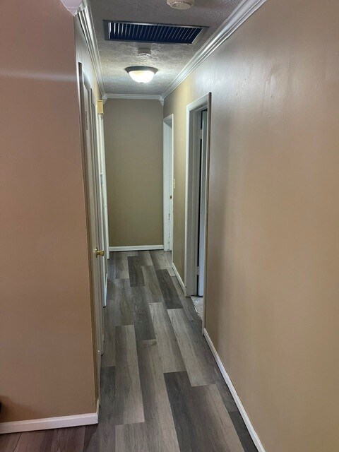 Foto del edificio - 2451 S Meadowbrook Ave