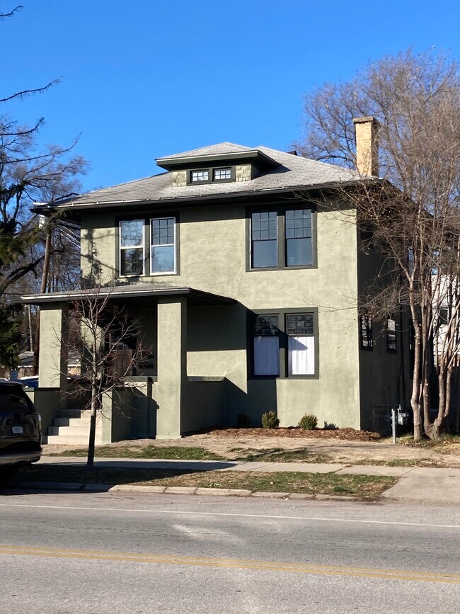 Building Photo - 309 W Marion St