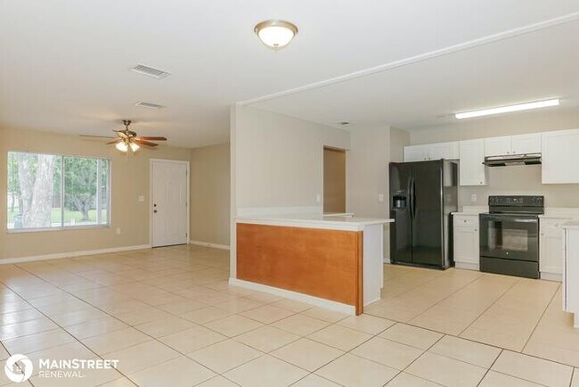 Foto del edificio - 241 MANTH AVE, COCOA, FL 32927