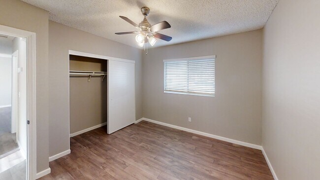 Building Photo - Newly Remodeled 2 bed 1 bath