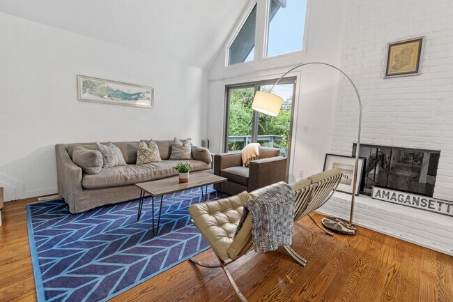 Foto del edificio - 32 Gardiner Dr