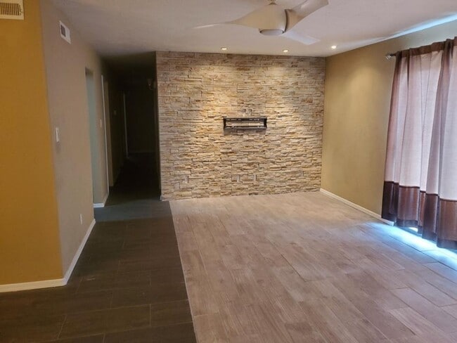 Foto del edificio - Gorgeous Condo