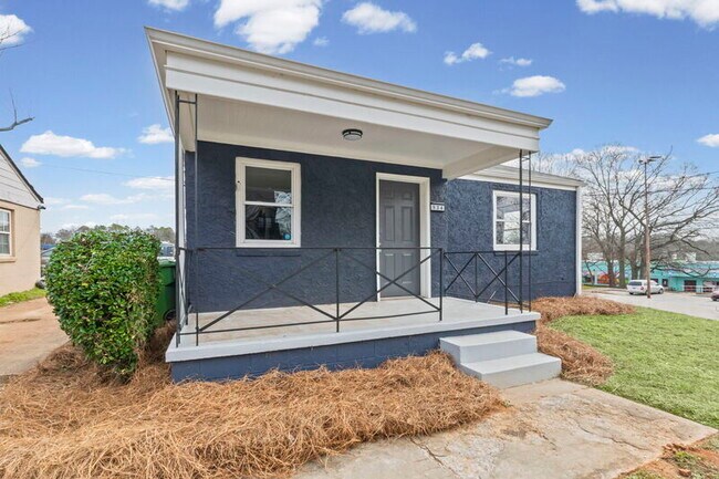 Building Photo - 934 Garibaldi St SW