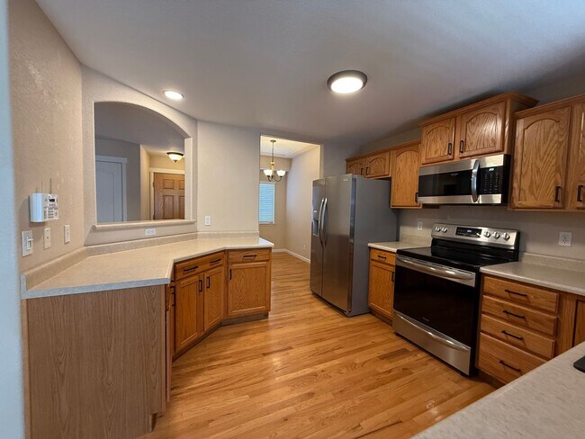 Building Photo - 2 bedroom, 2 1/2 bath condo in the NORTHEAST side of Colorado Springs