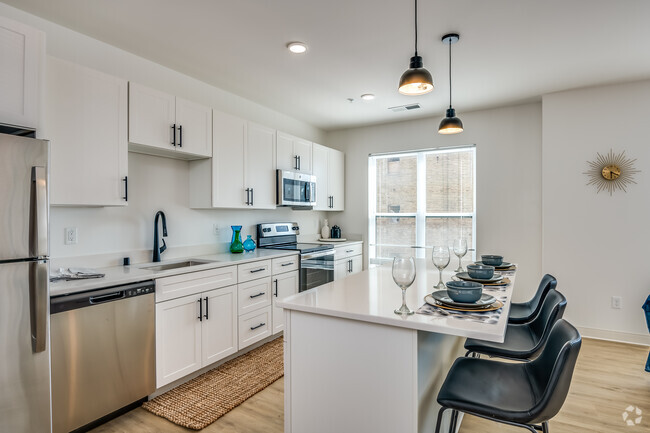 2BR, 2BA - 1291SF - Cocina - The Avenues