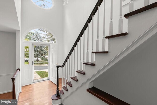 Building Photo - 1550 McLean Commons Ct