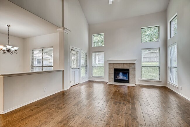 Foto del edificio - Beautiful Spacious Home!!!!