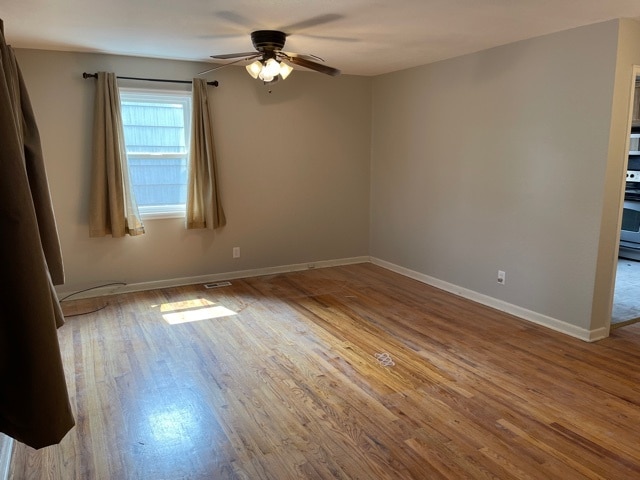 Foto del edificio - 1200 S Conwell St