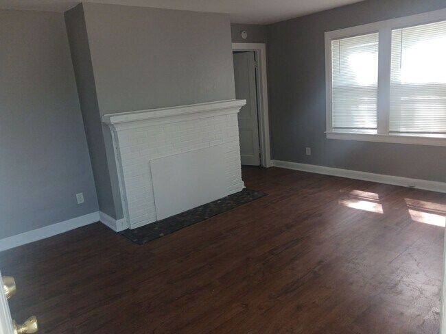 Foto del edificio - 312 E 6th St