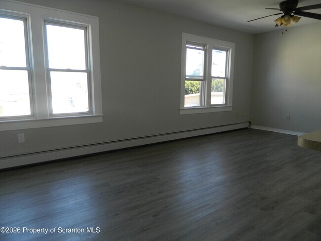 Building Photo - 826 Prospect Ave