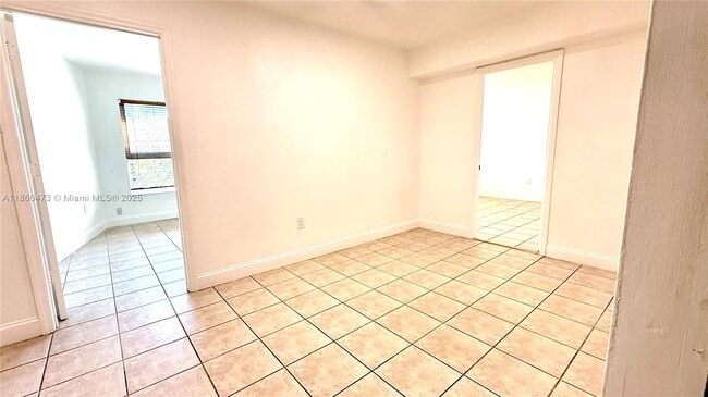 Building Photo - 7470 Miami Lakes Dr