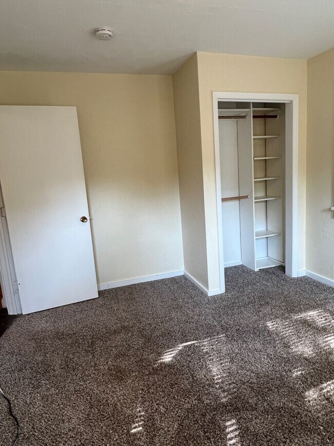 Building Photo - CUTE 3 BED 1 BATH HOME LOCATED IN SOUTH SALEM