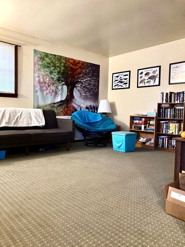 105 Hobart St Unit 4, Cadillac, MI 49601 Apartments in Cadillac, MI