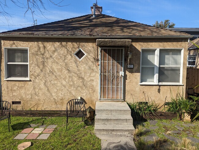 Building Photo - 642 Rose Ave