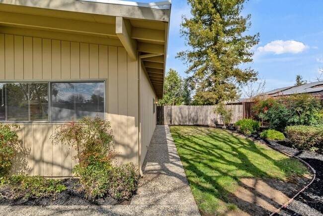 Foto del edificio - Affordable 2bed/2bath in South Woodland