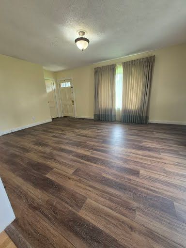Foto del edificio - 1712 Pinewood Dr
