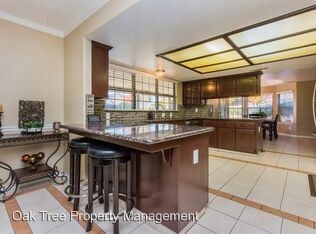Foto del edificio - 4 br, 3 bath House - 3050 Magnolia Avenue