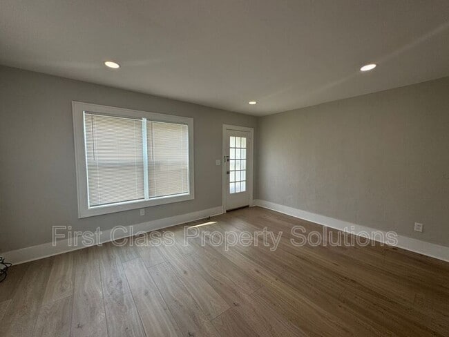Building Photo - 2141 NW 29th St