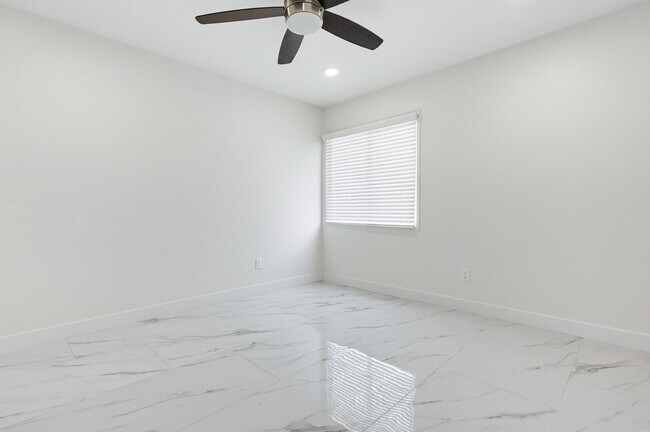 Foto del edificio - 3334 Altadena Ave.