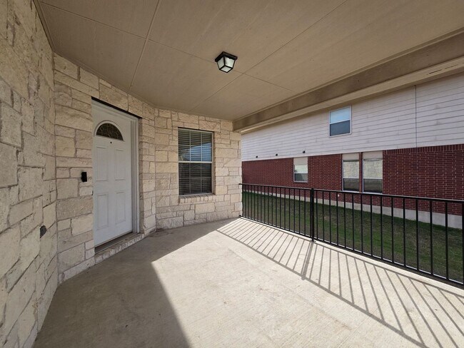 Foto del edificio - RENT SPECIAL - AVAILABLE NOW!