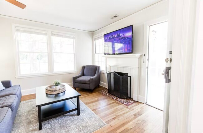 Foto del edificio - 1406 W King Ave