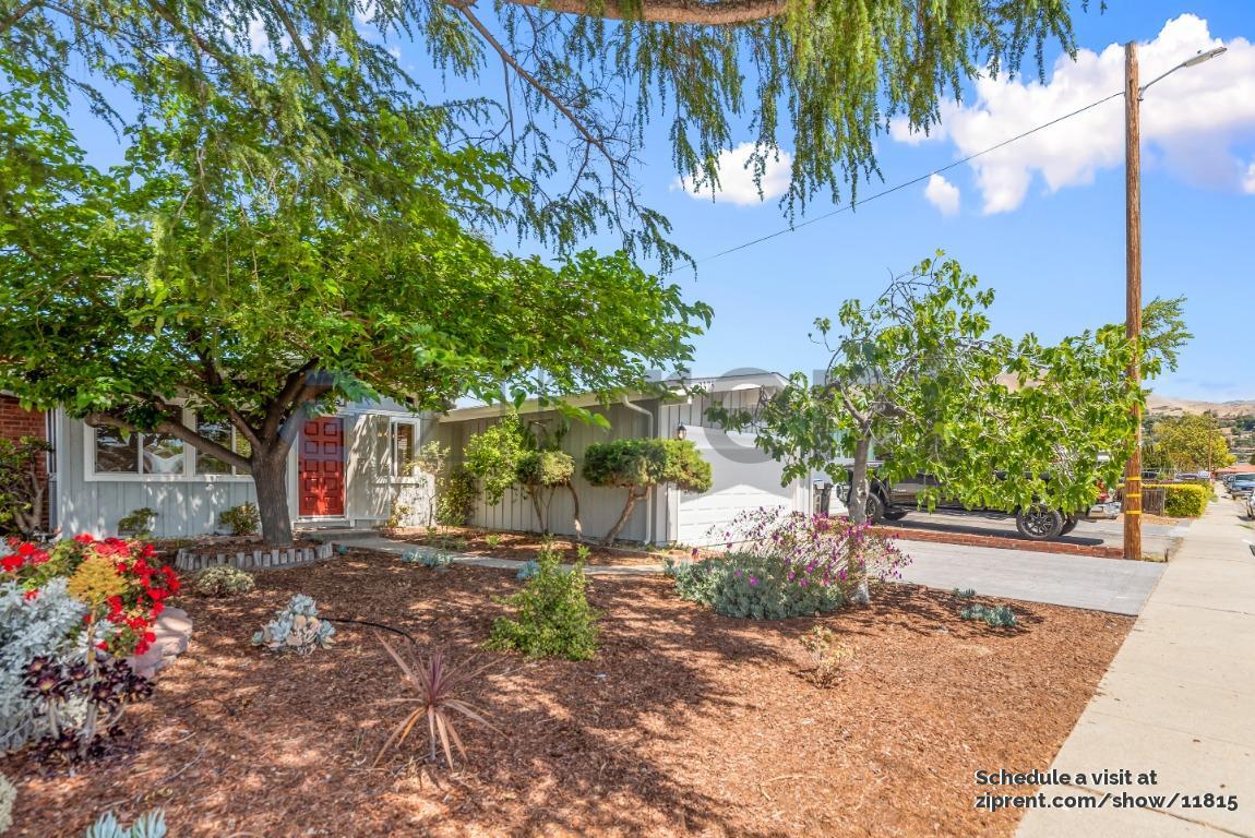 Primary Photo - 3375 Holly Dr