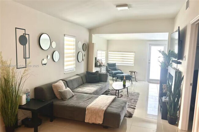 Foto del edificio - 3132 NW 43rd St