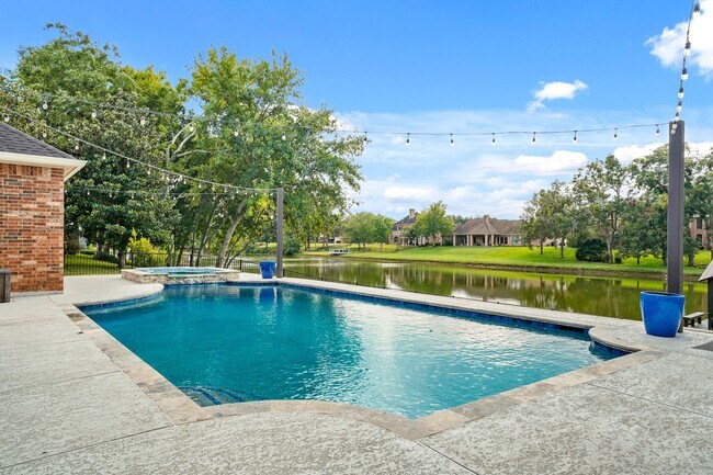 Foto del edificio - 4703 Oxbow Cir W
