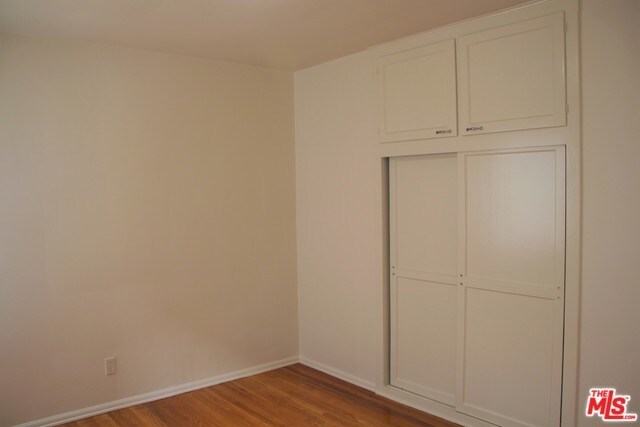 Foto del edificio - 1623 N Hobart Blvd