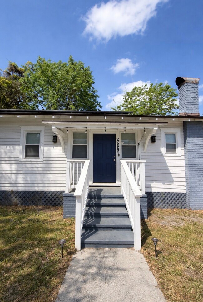 Foto del edificio - 2526 Phyllis St