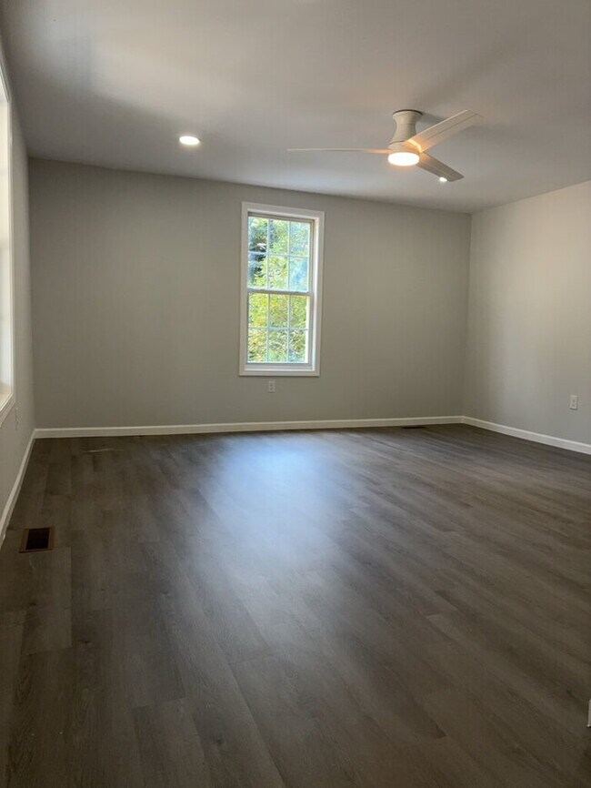 Foto del edificio - "Charming 3-Bedroom Home with 2 Full Baths and Spacious 1,210 sq ft Layout in Anderson, SC!"