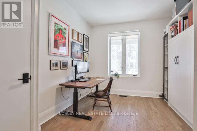 Building Photo - 98 Hampton Ave