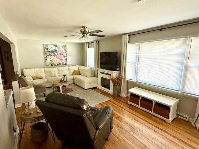 Foto del edificio - 1637 Willard Ct